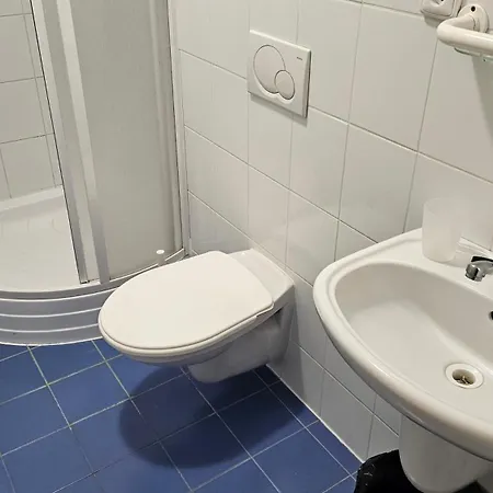 Konukevi Bauru Dvur 3*