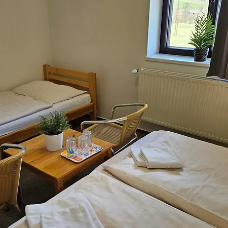 Konukevi Bauru Dvur 3*